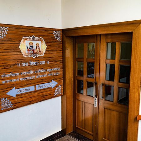 Hotel Amritara Ramila Kutir Ayodhya Esterno foto