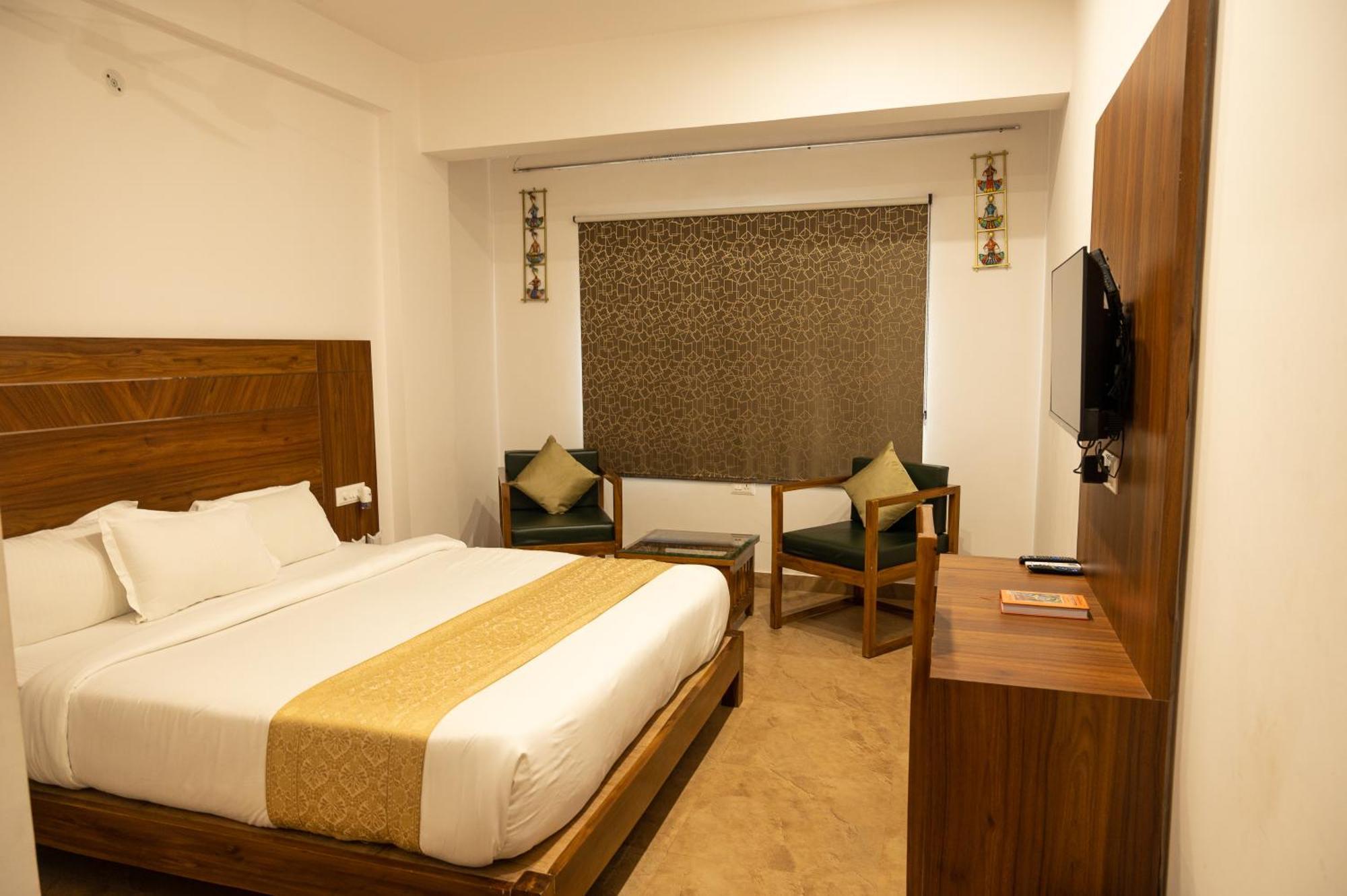 Hotel Amritara Ramila Kutir Ayodhya Esterno foto