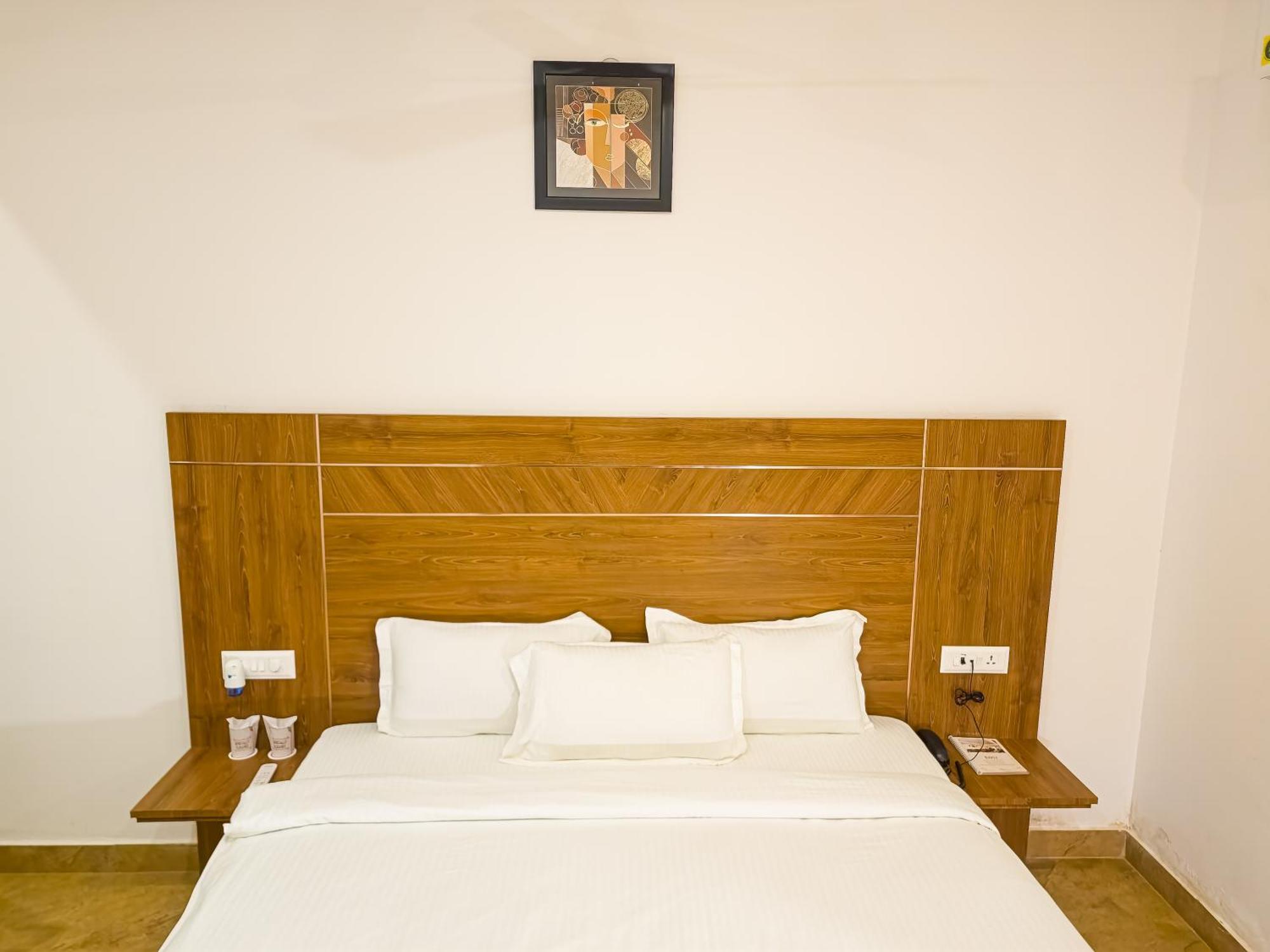 Hotel Amritara Ramila Kutir Ayodhya Esterno foto