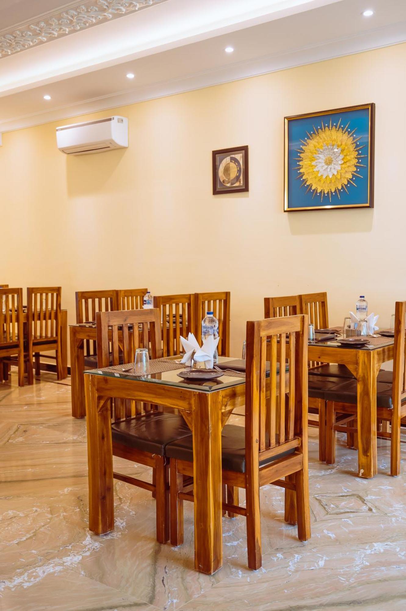 Hotel Amritara Ramila Kutir Ayodhya Esterno foto