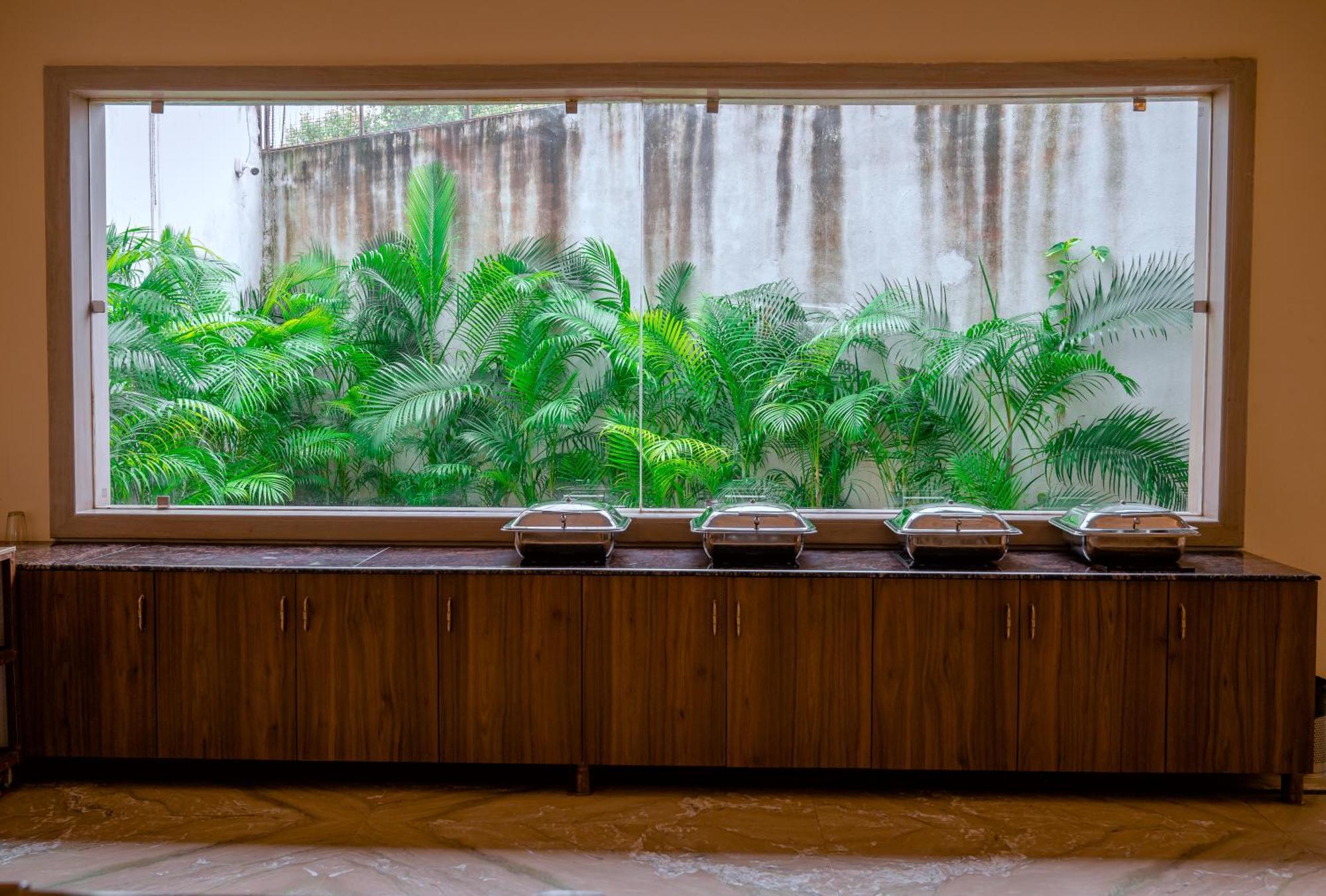 Hotel Amritara Ramila Kutir Ayodhya Esterno foto
