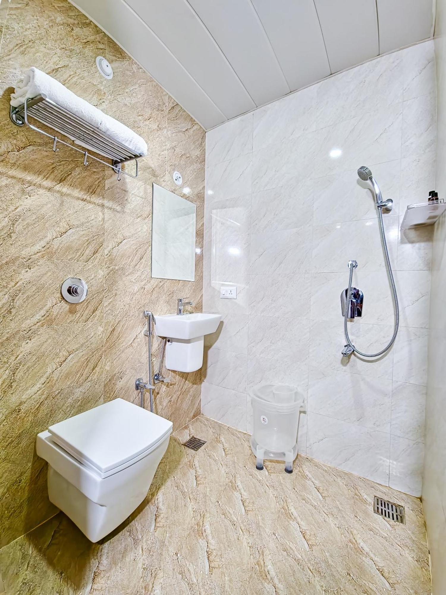 Hotel Amritara Ramila Kutir Ayodhya Esterno foto
