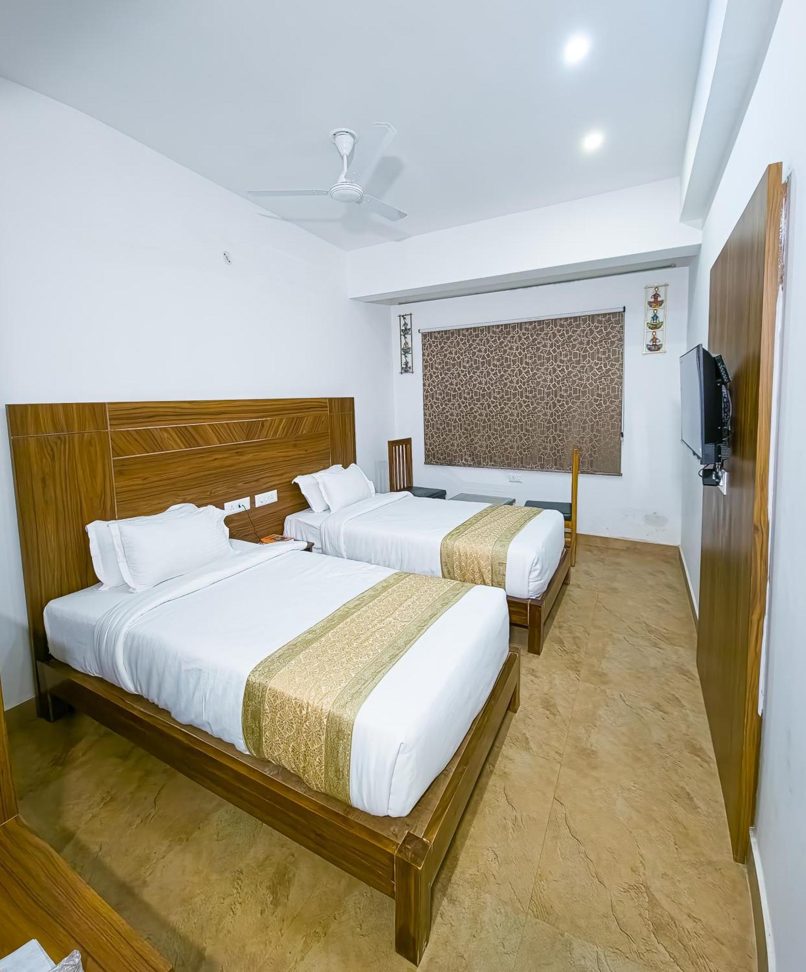 Hotel Amritara Ramila Kutir Ayodhya Esterno foto