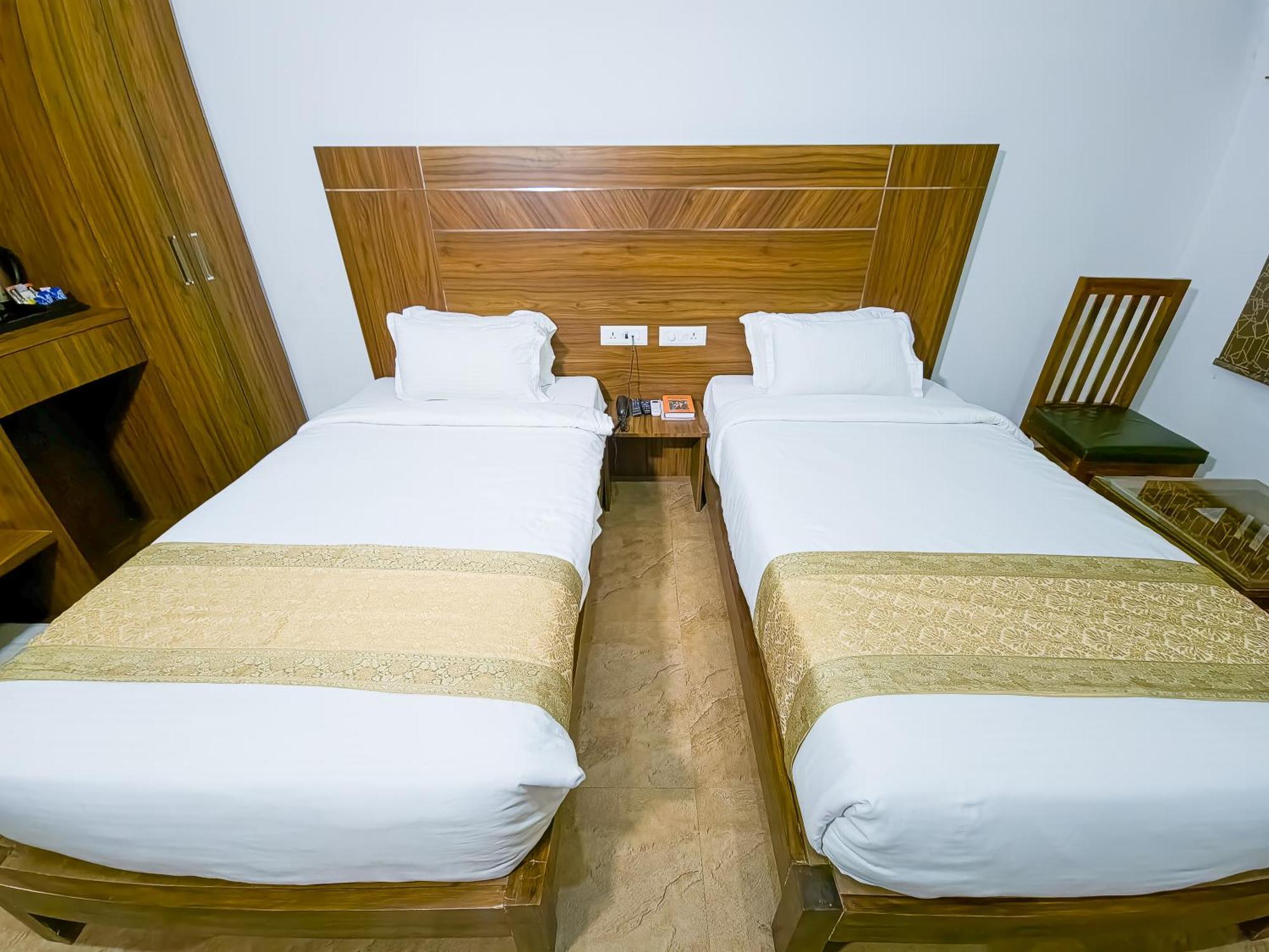 Hotel Amritara Ramila Kutir Ayodhya Esterno foto